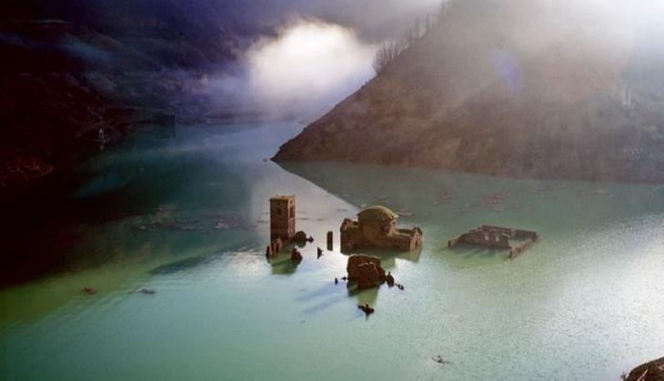 Italian Underwater 'ghost village'