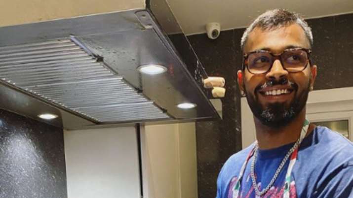 Shikhar Dhawan takes hysterical dig at Hardik Pandya as he turns chef