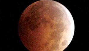 Lunar Eclipse 2020: गुरु पूर्णिमा के दिन लग रहा है चंद्र ग्रहण, इस दौरान भूलकर भी ना करें ये काम