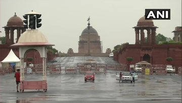 Delhi receives light rainfall on Sunday morning