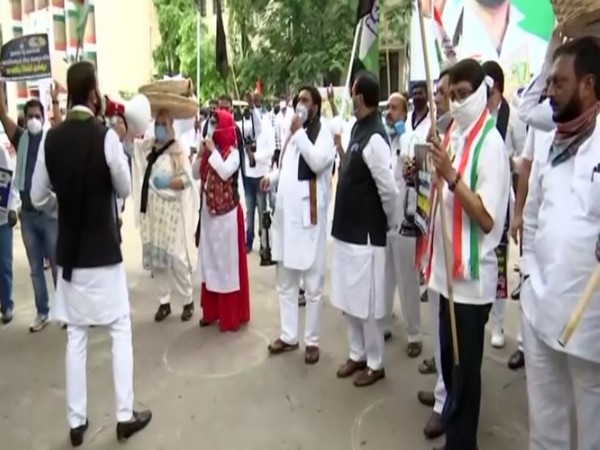 TPCC holds 'black flag and badge' protest against high power bills in Hyderabad