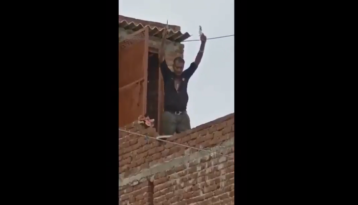 ‘Tamanche Pe Disco’: Mentally unstable man fires at bank guard, dances for over 2 hours; video goes viral