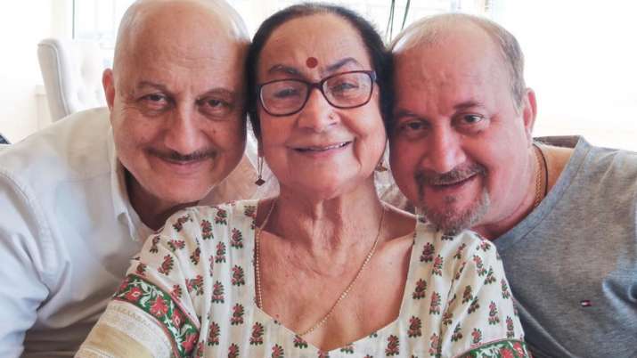 Anupam Kher's mother, brother tests positive for COVID-19; actor tests negative