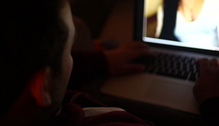 Shocking! 26-year-old man stripped naked for his ‘WhatsApp girlfriend’; know what she did next
