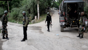 जम्मू-कश्मीर के शोपियां में सुरक्षाबलों और आतंकियों के बीच मुठभेड़, एक आतंकी ढेर