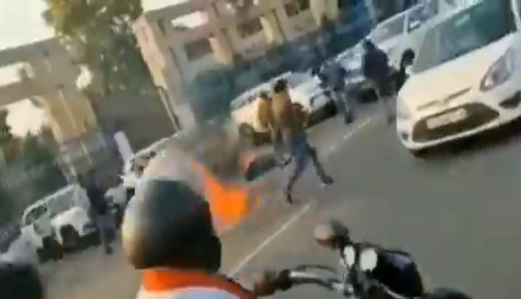 Mother, daughter set themselves on fire in front of UP CM’s office