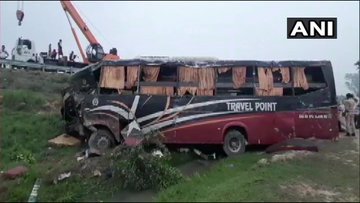 UP: 5 dead, 18 injured in mishap on Agra-Lucknow Expressway in Kannauj