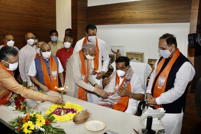 CR Patil takes charge as new chief of BJP's Gujarat unit