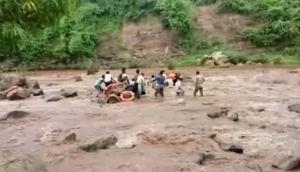 MP: Two girls, stuck in Pench river while taking selfie; rescued