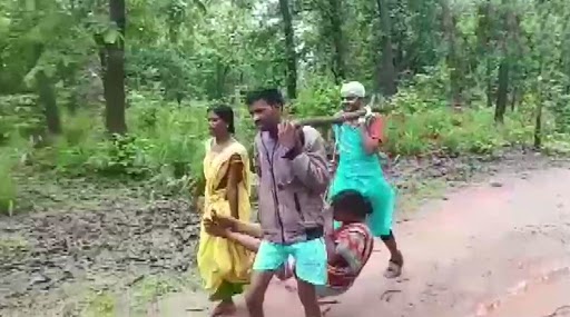 Chhattisgarh: No ambulance, pregnant woman carried on makeshift basket through river 