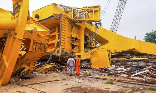 HSL announces Rs 50 lakh ex-gratia, job for kin of deceased in Vishakapatnam crane collapse