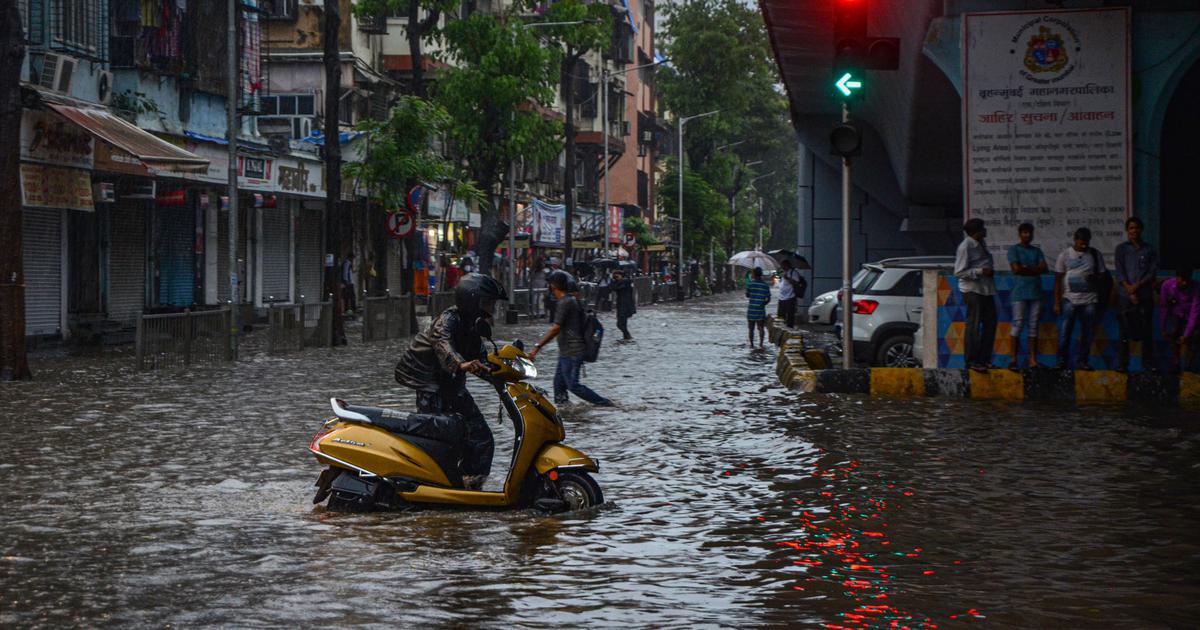 Mumbai: Overnight rain leads to waterlogging in city, red alert for 2 days