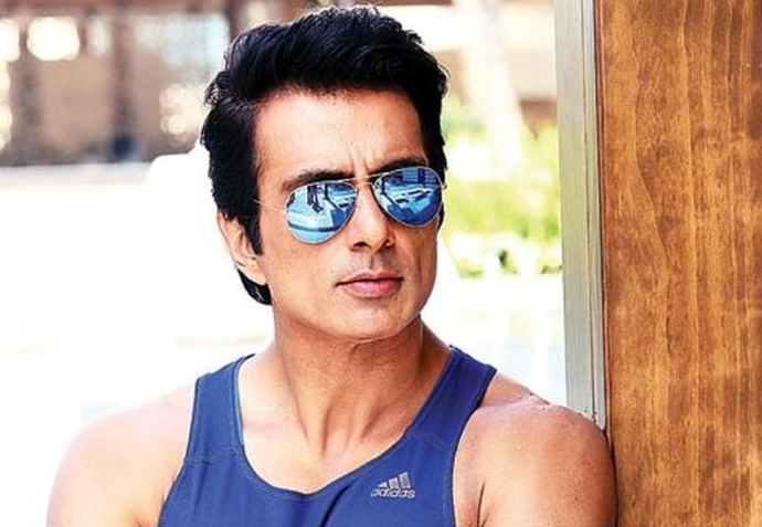 Hyderabad: Sonu Sood pays surprise visit to fan's roadside food stall