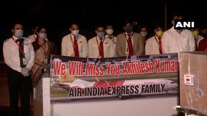 Kerala plane crash: Air India Express employees pay tribute to co-pilot Akhilesh Kumar as his mortal remains reach Delhi