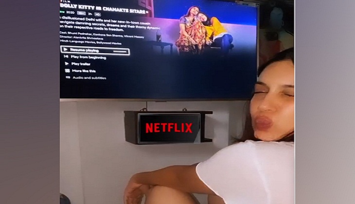 Bhumi Pednekar enjoys 'Dolly Kitty Aur Woh Chamakte Sitare' at her house 