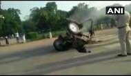 Delhi: Punjab Youth Congress workers set tractor on fire, protest at India Gate