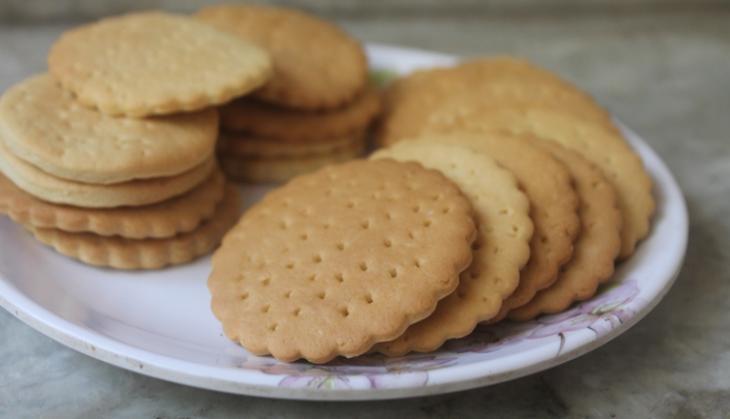 Pakistan Authority Ban Advertisement of Gala biscuit on TV starring Mehwish Hayat