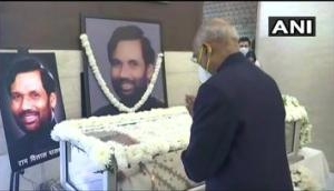 President Kovind pays last respects to Ram Vilas Paswan