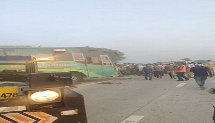 Uttar Pradesh: 3 dead, 5 injured as bus overturns in Aligarh