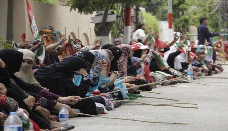 Pakistan PM, Army trying hard to stop peaceful anti-government rally