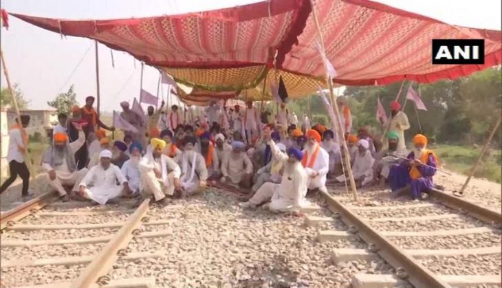 Punjab: Kisan Mazdoor Sangharsh Committee continues protest against farm laws