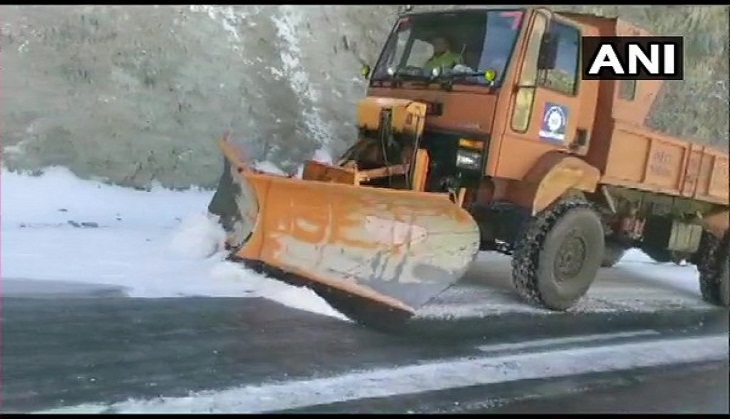J-K: Snow cleared from Mughal Road in Rajouri district