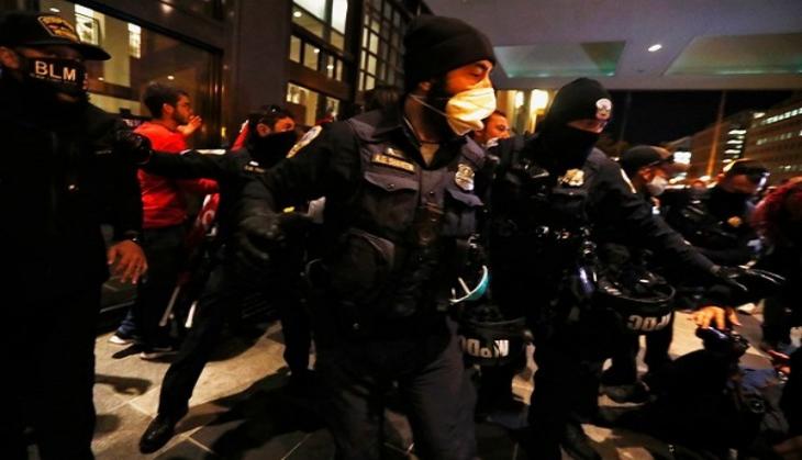 US: Violence erupts in Washington as protesters clash with Trump supporters
