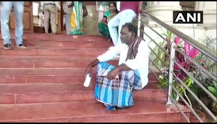 Mysuru barber family 'socially boycotted', fined Rs 50,000 for offering haircut to members of SC-ST communities