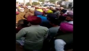 Ambala: Haryana farmers raise slogans, show black flags to Anil Vij 