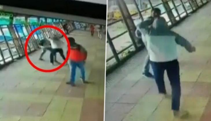 Mumbai: Man survives knife attack on pedestrian bridge