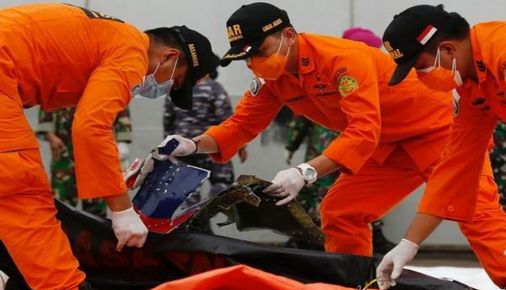 Human remains and debris of Sriwijaya Airplane located