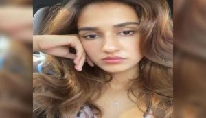 Disha Patani treats fans to stunning no make-up selfies
