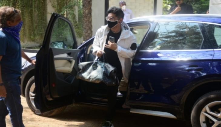 Manish Malhotra, Kunal Kohli spotted at Varun Dhawan, Natasha Dalal's wedding venue