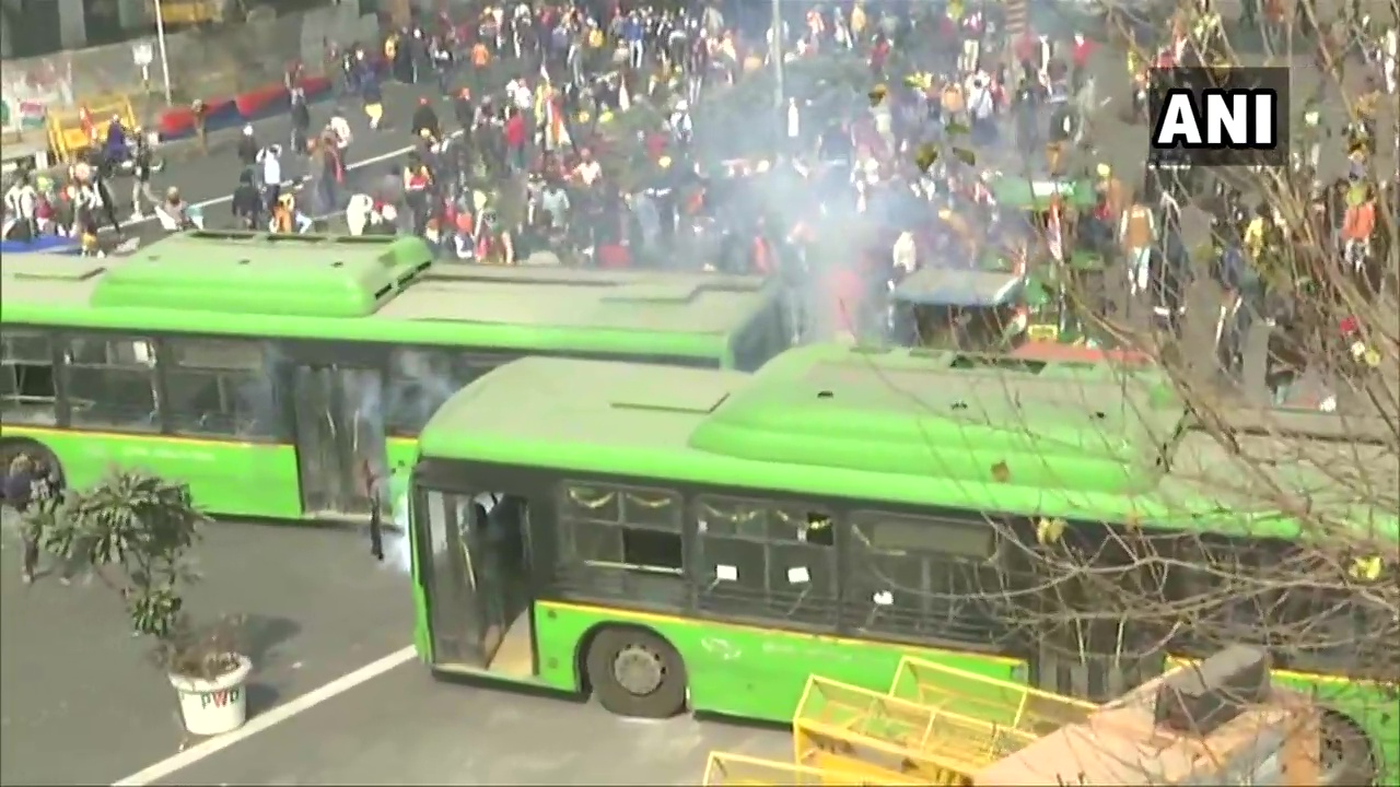 Tractor rally: Farmers protest intensifies, gates of several Delhi Metro stations closed