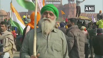 Farmers' Tractor Rally: Peaceful protest turns violent as protesters storm into Delhi [PICS]
