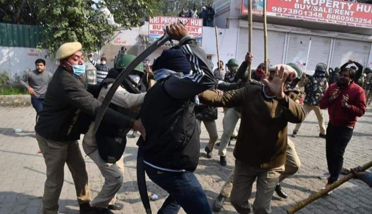 Farmer's Protest: Scuffle broke out at Singhu border between Protesting Farmers and Group of people claiming to be locals