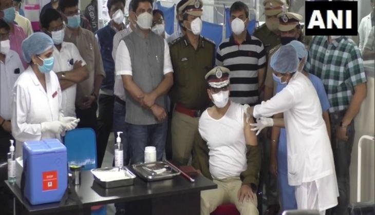 Surat: Police personnel take COVID-19 shot in Phase 2
