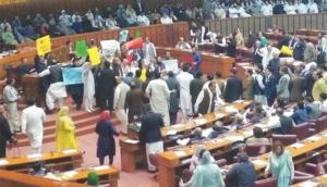 Mayhem in Pakistan National Assembly, members shove each other, chant slogan