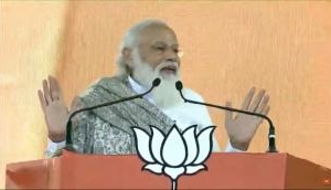 PM Modi shows Ram card to Mamata Banerjee, plays political football in West Bengal