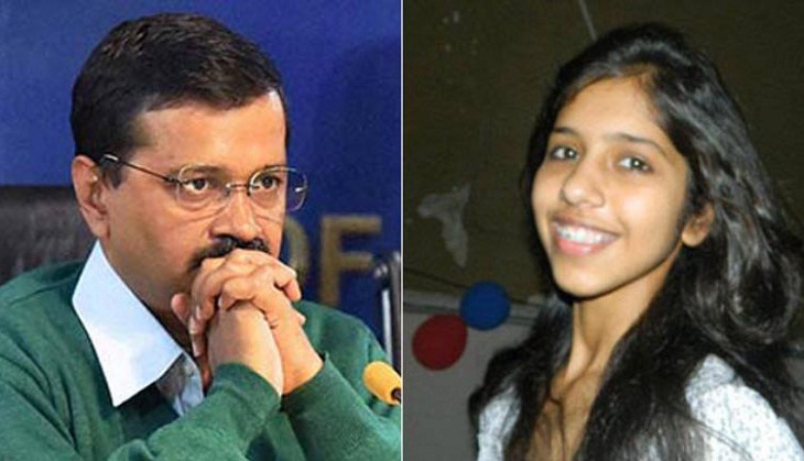 Arvind Kejriwal’s daughter Harshita loses huge amount while trying to sell sofa set online