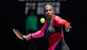 Australian Open: Serena Williams storms into third round
