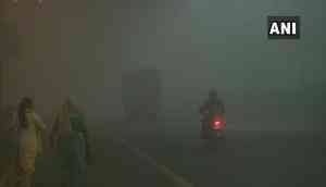 Delhi witnesses dense fog, visibility drops to 50 metres