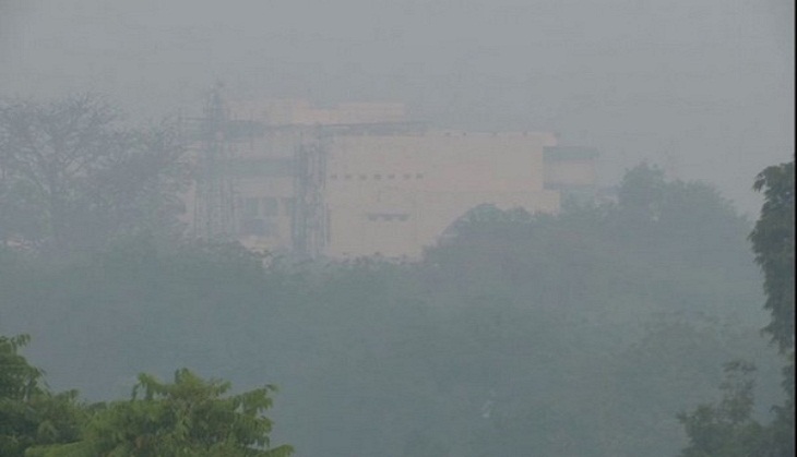 Weather Update: Delhi's air quality remains 'very poor', AQI at 321