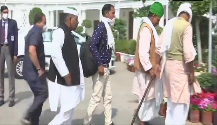 Arvind Kejriwal holds meet with farmer leaders to discuss farm laws 