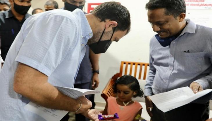 Rahul Gandhi meets survivors of Kozhikode plane crash