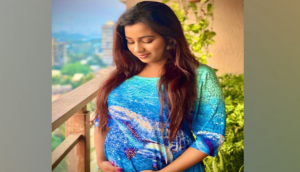 Shreya Ghoshal announces first pregnancy, says 'baby Shreyaditya is on its way'