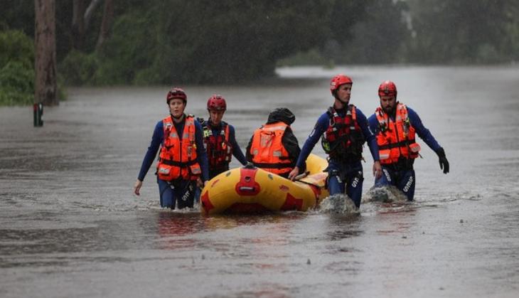 Around 20,000 remain stranded by flooding in eastern Australia