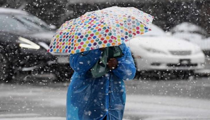 IMD predicts light to moderate intensity rain in parts of Delhi, UP in next two hrs