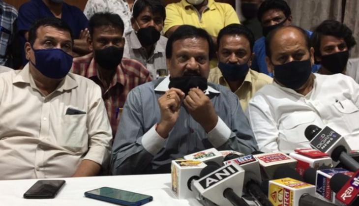 Congress leaders offer blank cheque to Indore DM, urge him to arrange Remdesivir 