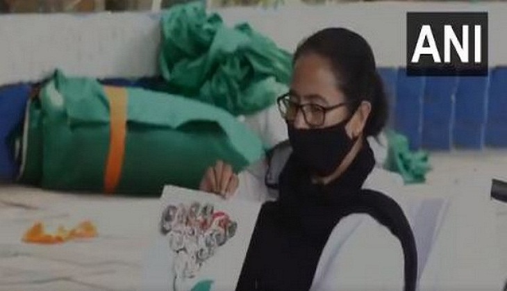 WB Polls 2021: On dharna against EC's campaign ban, Mamata Banerjee takes to painting